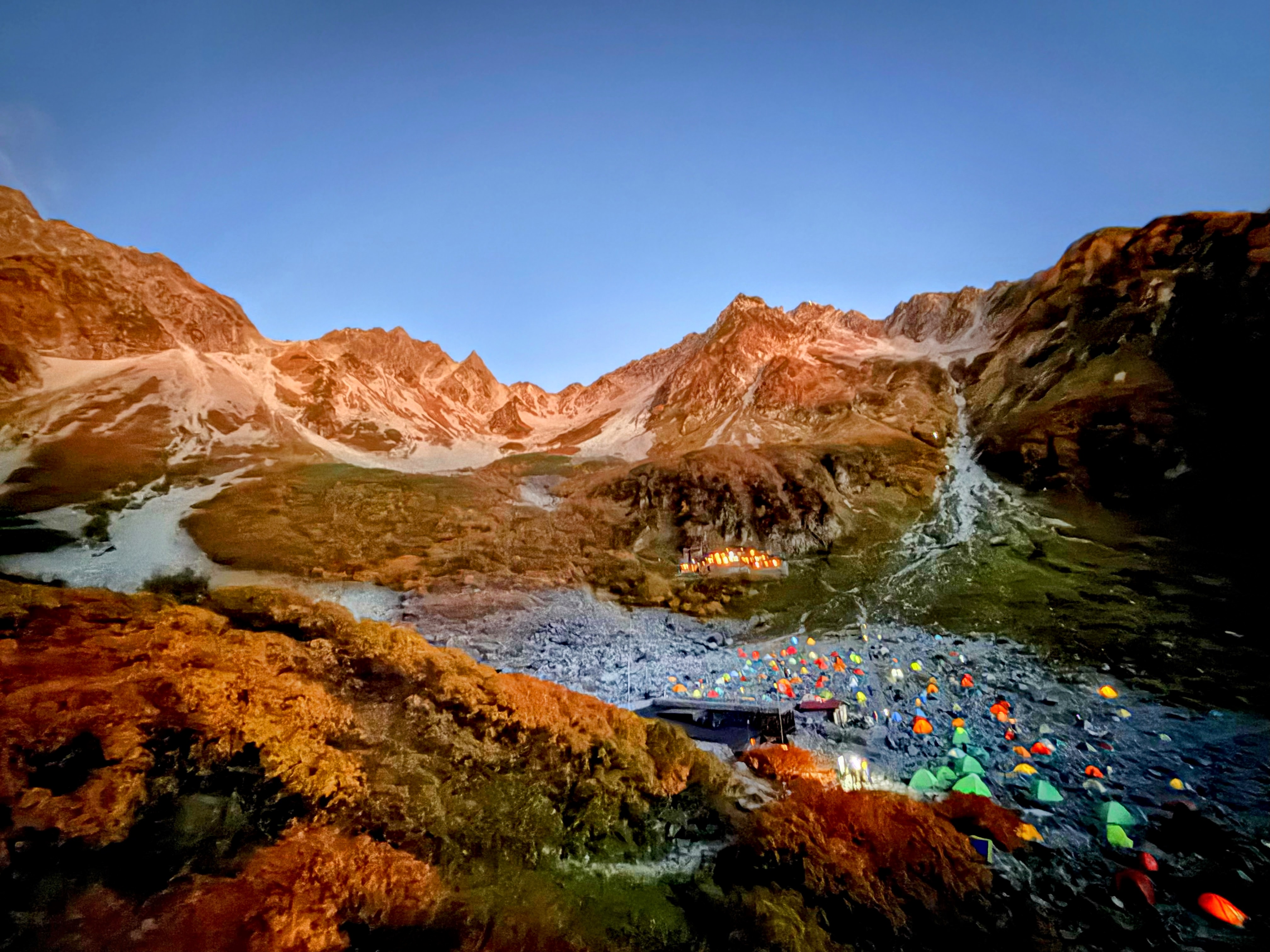 2025/9/28-30 神秘の絶景! 上高地・徳澤園の極上ステイと涸沢カールの紅葉 - 画像 (8)