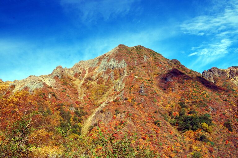 2025/10/5-7 紅葉の茶臼岳と秘湯山小屋♨️ 百名山と森歩きのよくばり那須旅