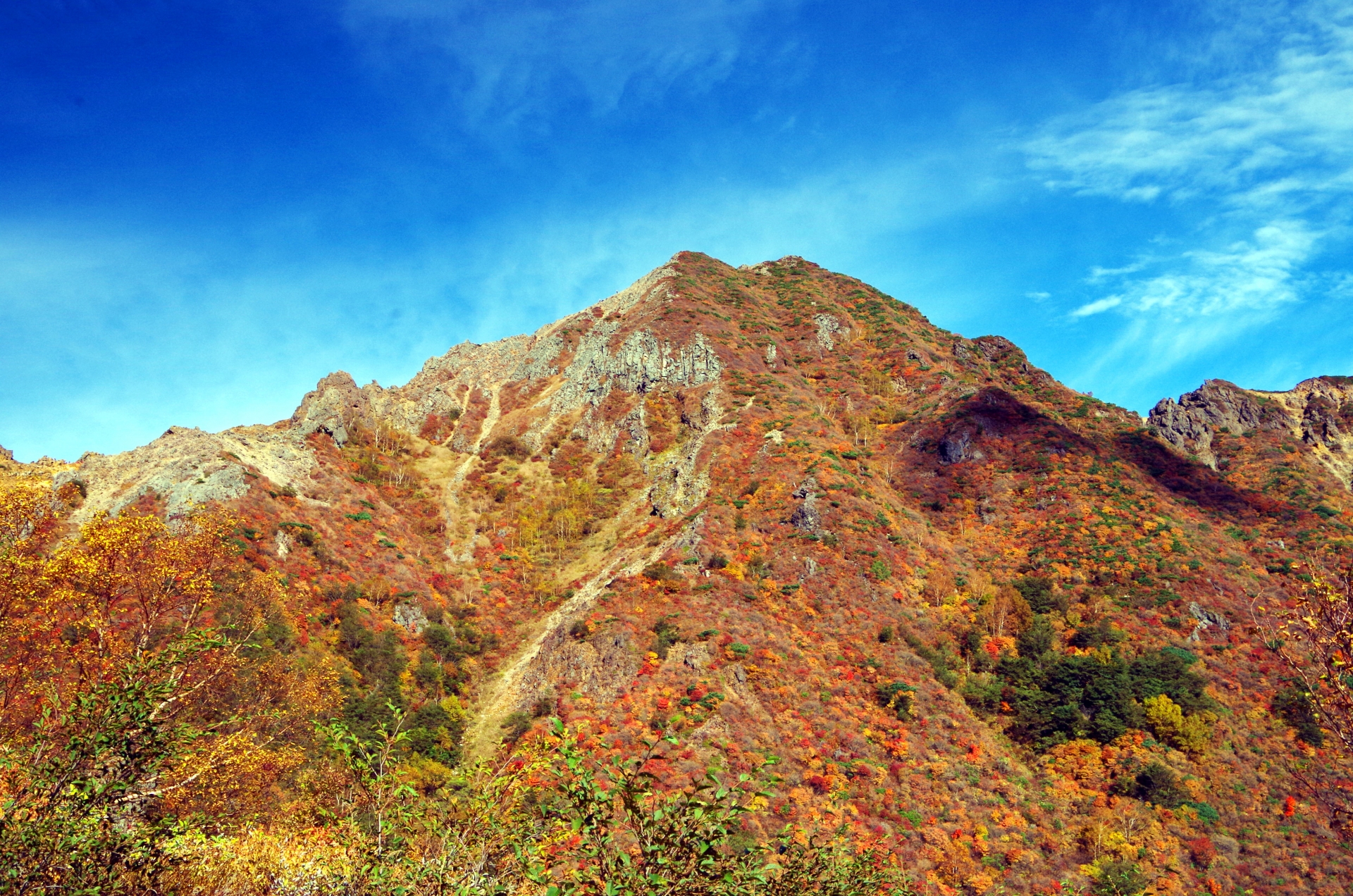 2025/10/5-7 紅葉の茶臼岳と秘湯山小屋♨️ 百名山と森歩きのよくばり那須旅