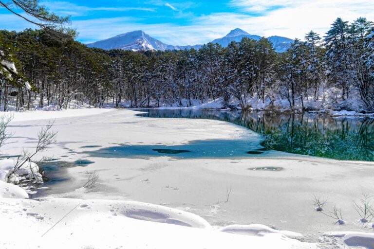 2026/2/28(土)-3/1(日) 裏磐梯・五色沼とイエローフォール  冬だけの幻想の雪景に会いに行く