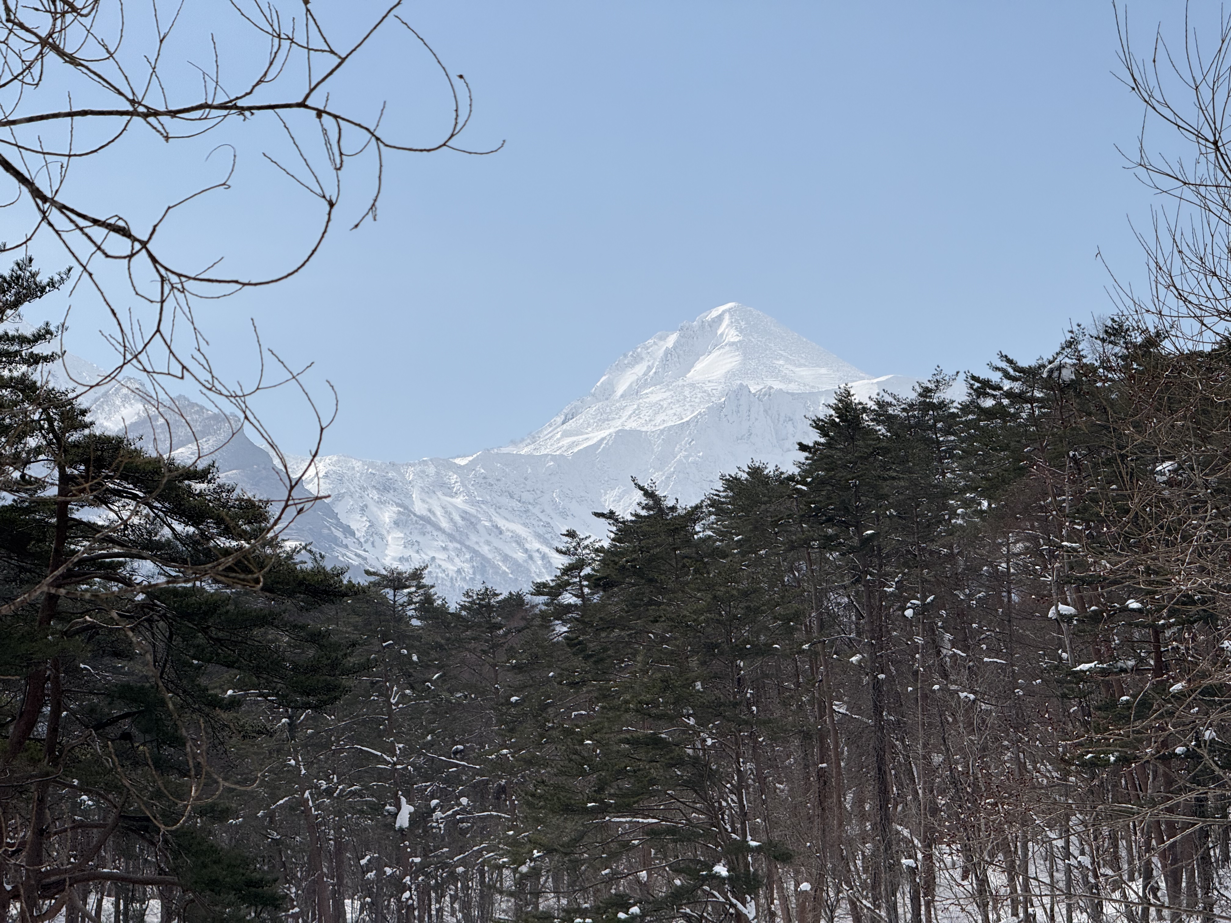 2026/2/28(土)-3/1(日) 裏磐梯・五色沼とイエローフォール 冬だけの幻想の雪景に会いに行く - 画像 (10)